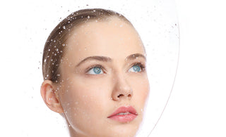Durchfeuchtete Haut mit Wassertropfen – trockene Haut